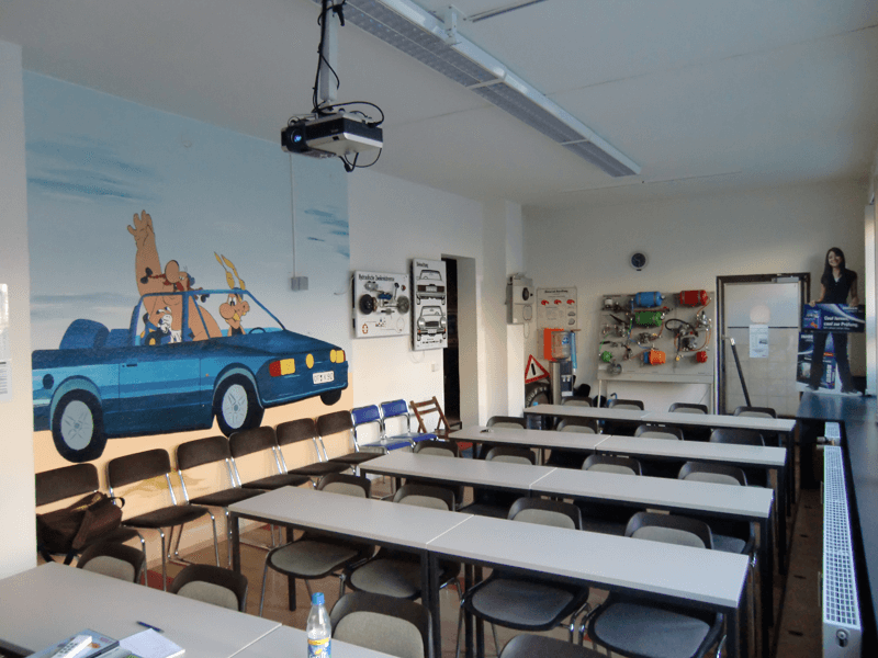 Fahrschul-Filiale in Lage